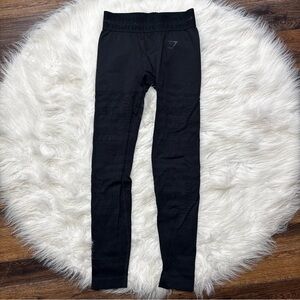 Gymshark Seamless Leggings in Black with Graphic Logo  size S